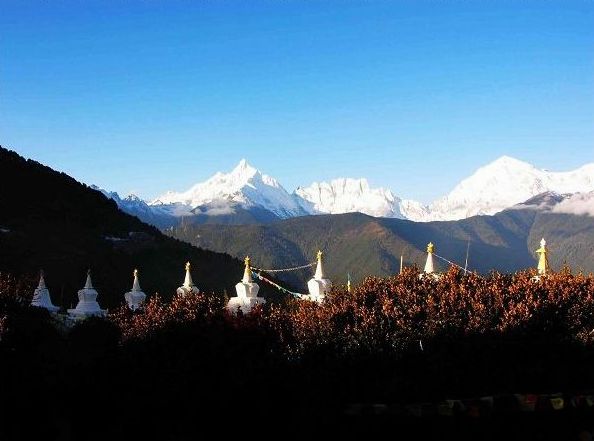 丽江景点朝拜梅里雪山常规四日游