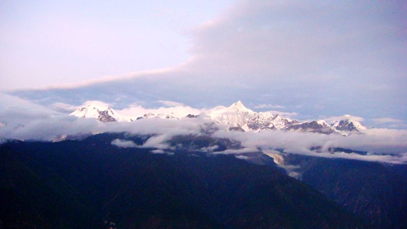 丽江景点朝拜梅里雪山常规四日游